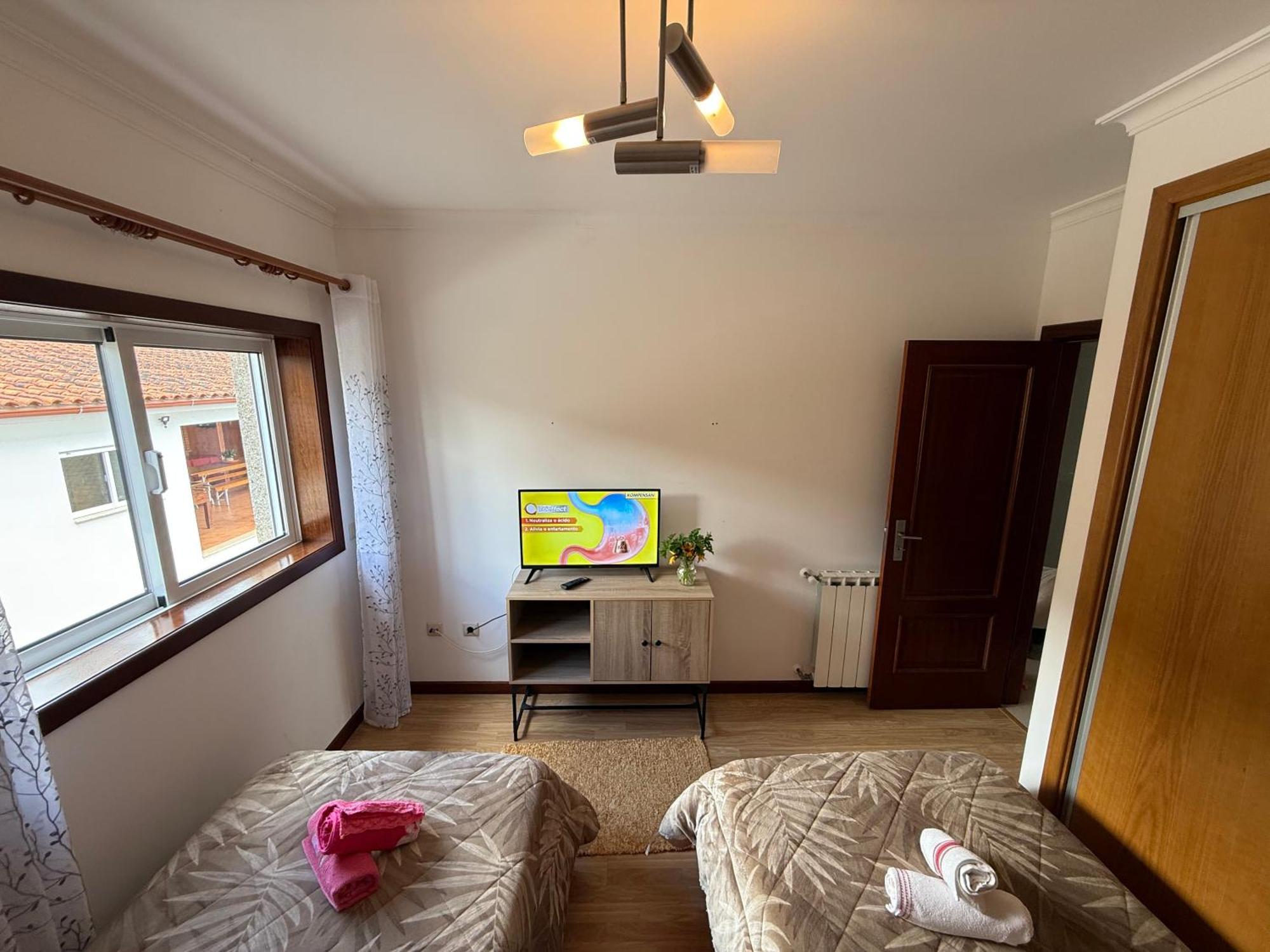 Cerdeirinhas De Basto "Piso Q 4" Apartment Canedo de Basto Exterior photo